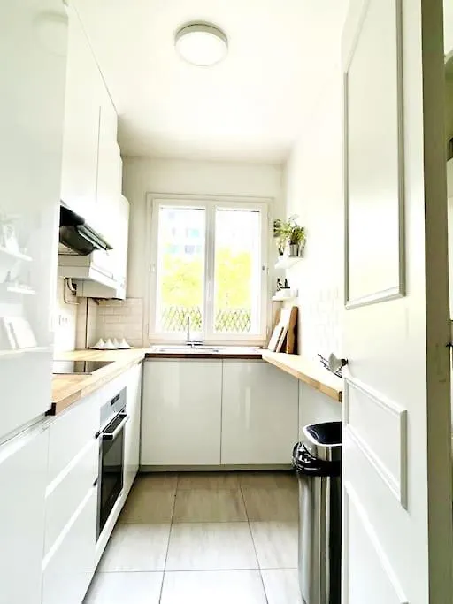 Paris Appartement A 2 Pas Du Metro Apartment