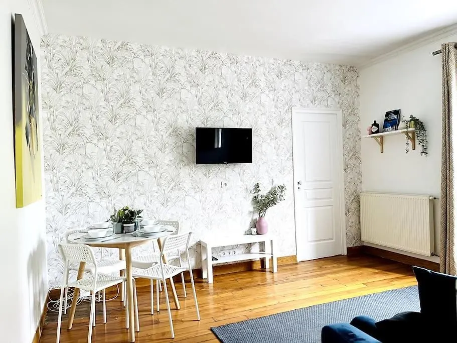 Apartment Paris Appartement A 2 Pas Du Metro France
